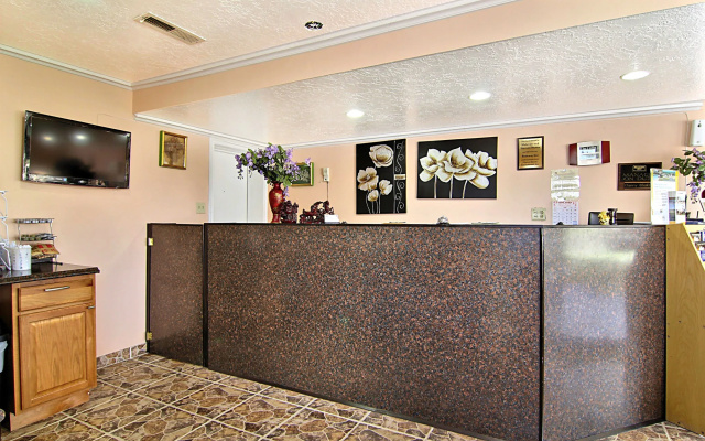 photo 2 of Route 66 Inn