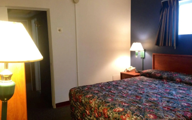 photo 2 of City Center Motel