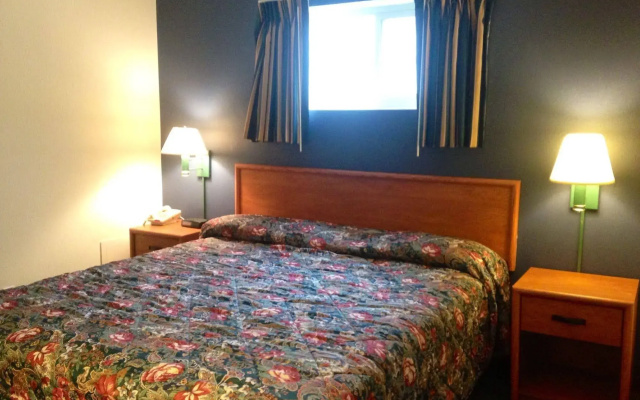 photo 4 of City Center Motel