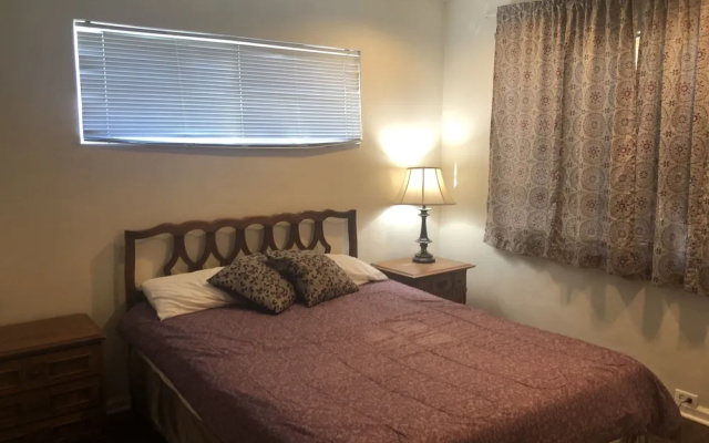 photo 4 of Comfy 3 Bedroom Home