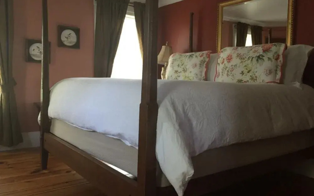 photo 5 of Scotch Hill Inn