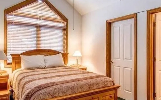 photo 4 of Pinecreek By Pinnacle Lodging
