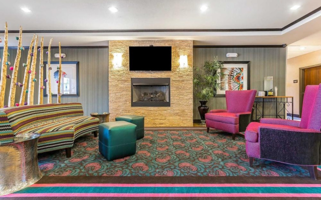 photo 2 of Comfort Inn & Suites Newcastle - Oklahoma City