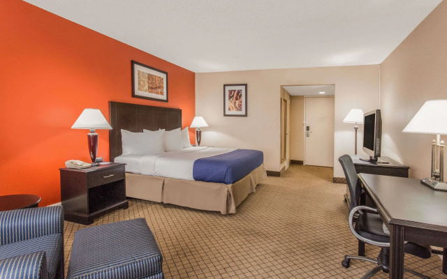 photo 4 of Baymont by Wyndham Fayetteville Fort Bragg Area