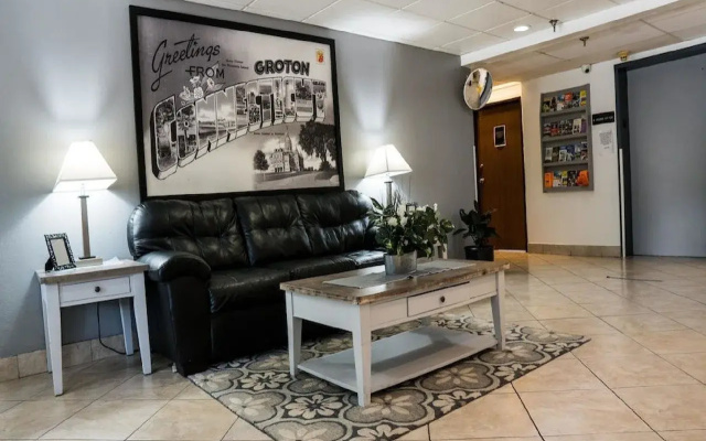 photo 2 of Super 8 By Wyndham Groton
