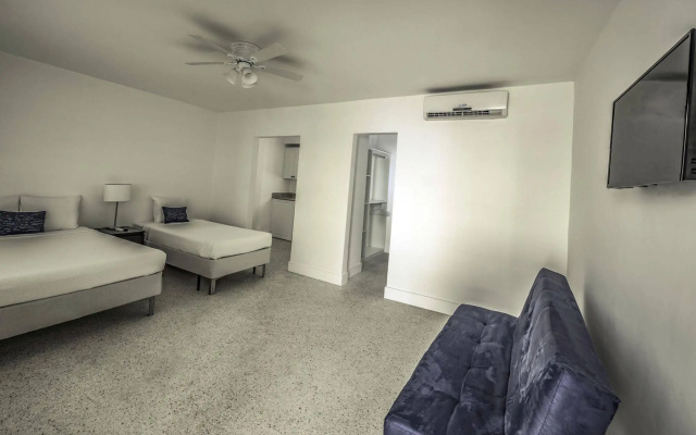 photo 3 of Waveland Motel