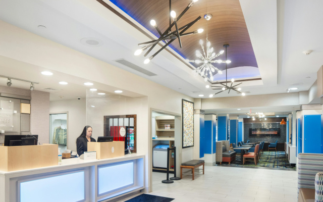 photo 2 of Holiday Inn Express and Suites - Stroudsburg