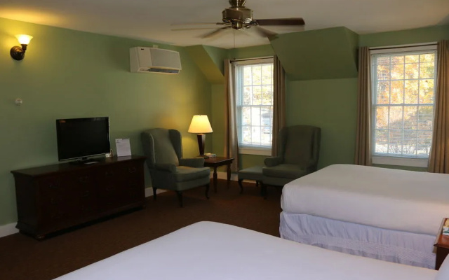 photo 2 of The Admirals Inn