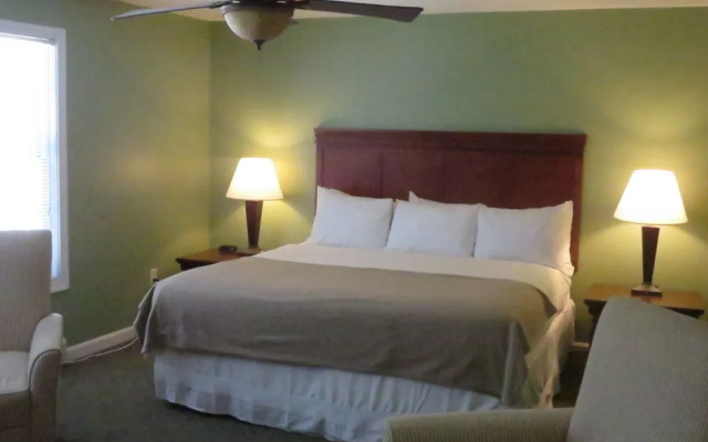 photo 3 of The Admirals Inn