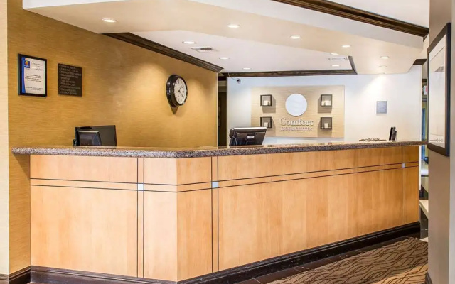 photo 2 of Comfort Inn & Suites