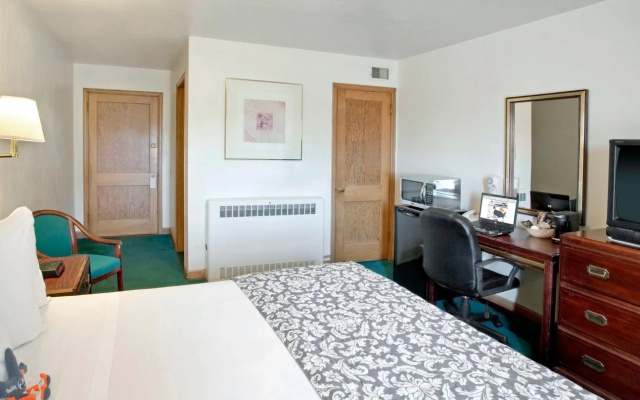 photo 5 of Americas Best Value Inn - Mayflower