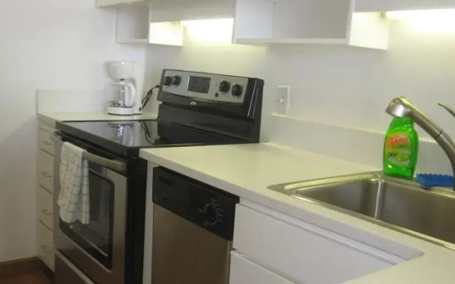 photo 5 of Studio with full amenities in building