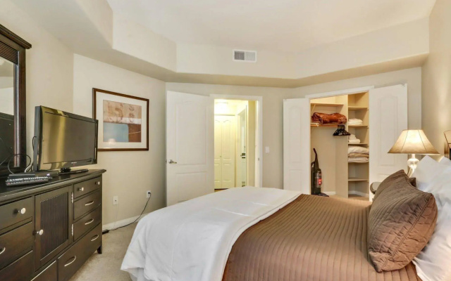 photo 4 of Global Luxury Suites at Lincoln Blvd