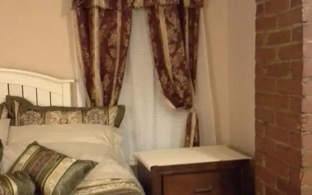 photo 4 of West Boulevard Estates by MoveInRentals