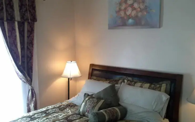 photo 5 of West Boulevard Estates by MoveInRentals