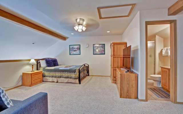 photo 2 of Tarn Landing #c-4 2 Bedroom Condo by RedAwning