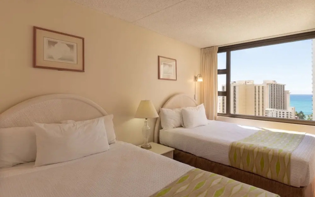 photo 4 of Tower 2 Suite 2012 at Waikiki