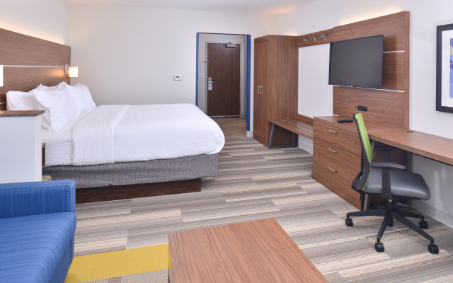 photo 4 of Holiday Inn Express & Suites Omaha Airport