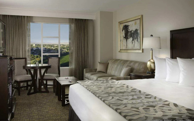photo 4 of Hilton Grand Vacations Suites - Las Vegas - Convention Center