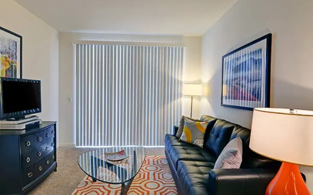 photo 4 of 1111 Wilshire by Ginosi