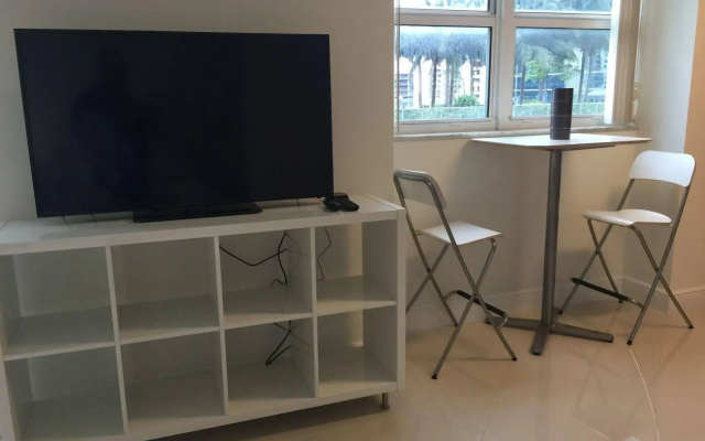 photo 5 of Luxury Suite in One Broadway by Lyx Miami