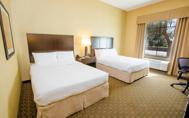 photo 5 of Holiday Inn Phoenix - Chandler by IHG
