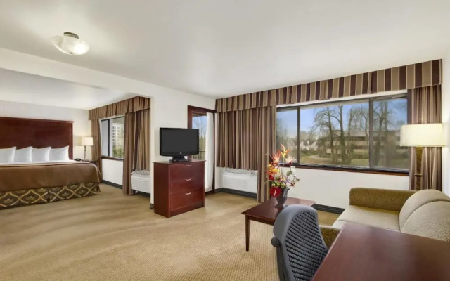 photo 3 of Ramada by Wyndham Tukwila Southcenter