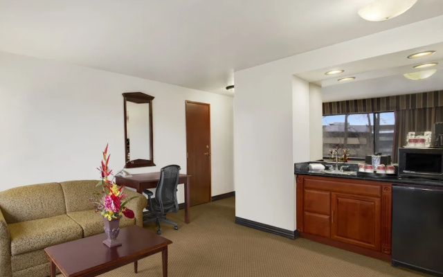 photo 5 of Ramada by Wyndham Tukwila Southcenter