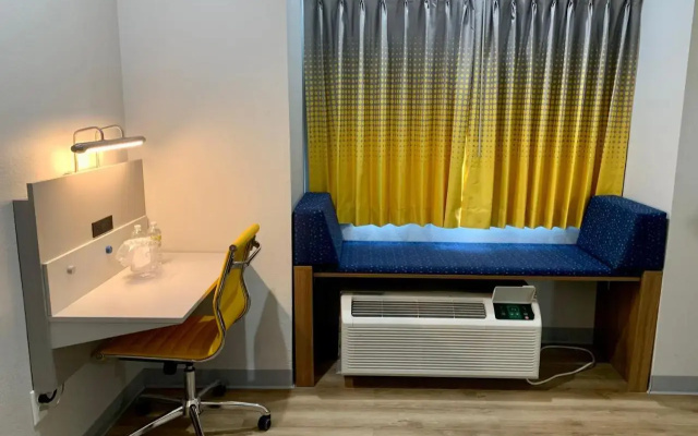 photo 3 of Microtel Inn & Suites by Wyndham Stockbridge/Atlanta I-75