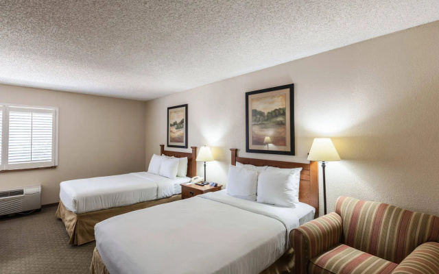 photo 2 of Quality Inn & Suites Plano