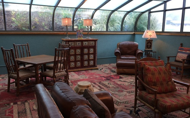 photo 3 of Holiday Inn Cherokee