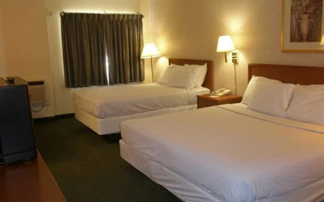 photo 2 of Clarion Inn