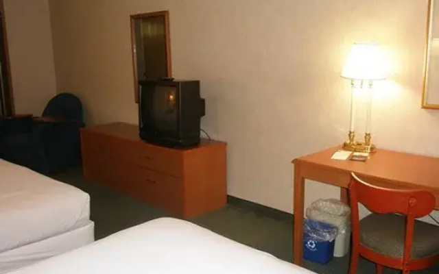 photo 3 of Clarion Inn