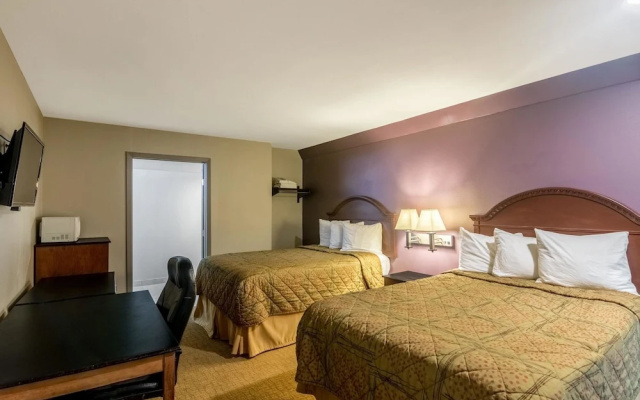 photo 3 of Rodeway Inn Arlington
