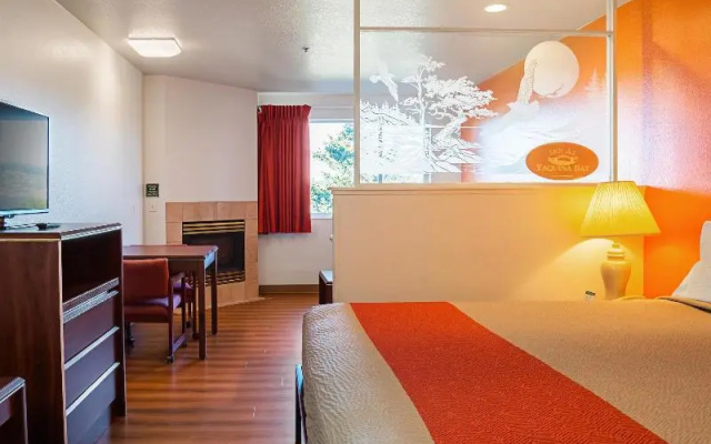 photo 4 of Inn at Yaquina Bay