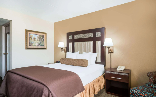 photo 3 of Ramada by Wyndham Plymouth Hotel & Conference Center