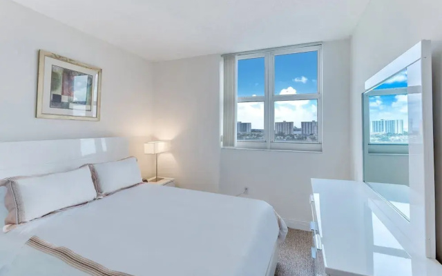 photo 3 of Churchill Suites Intracoastal Yacht Club