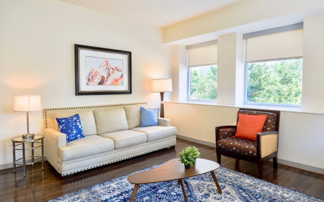 photo 3 of 1 Bed Downtown Apt With Great Wifi!