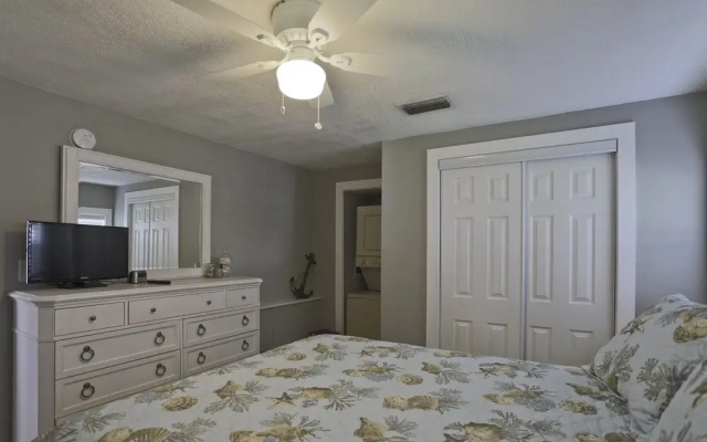 photo 4 of 1 Bedroom Bay Front Villa Bring Your Boat Dock Space Available 1 Villa by Redawning