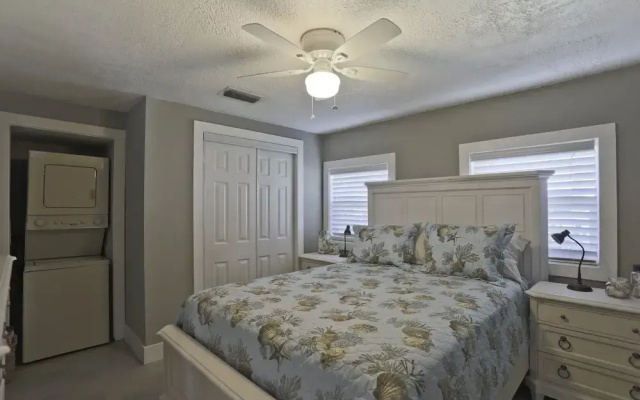 photo 5 of 1 Bedroom Bay Front Villa Bring Your Boat Dock Space Available 1 Villa by Redawning