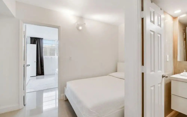 photo 5 of 1 Bedroom And Den Bay View Or620