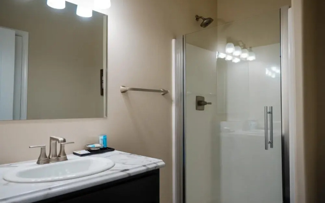 photo 5 of 1 Bedroom Lake View Villa- 404