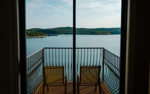 photo 5 of 1 Bedroom Lake View Villa- 608