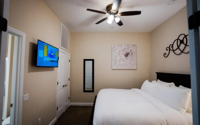 photo 5 of 1 Bedroom Lake View Villa - Unit 408