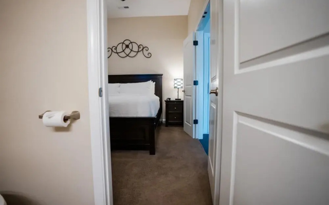photo 5 of 1 Bedroom Lake View Villa - Unit 606