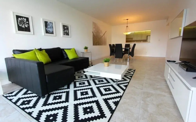 photo 3 of 1 Bedroom Park View Apartment Or419