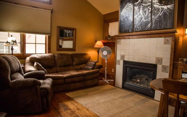 photo 4 of 1 Bedroom suite with fireplace and jacuzzi tub