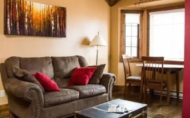photo 5 of 1 Bedroom Suite with fireplace Dogs OK