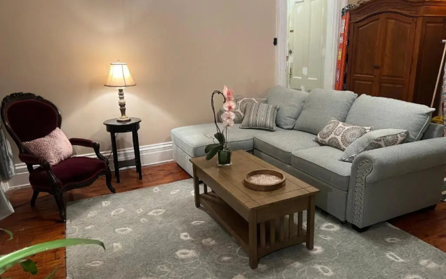 photo 3 of 1 Br Private Victorian Apt in Convenient City Location on Half Acre Sleeps 4