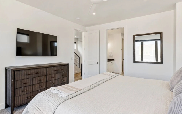 photo 4 of 1 Chill Casa 5 Bedroom Home